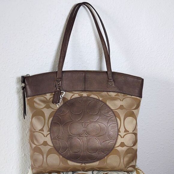 Coach Laura Signature Monogram Large Tote Shoulder Bag EUC - Picture 3 of 11